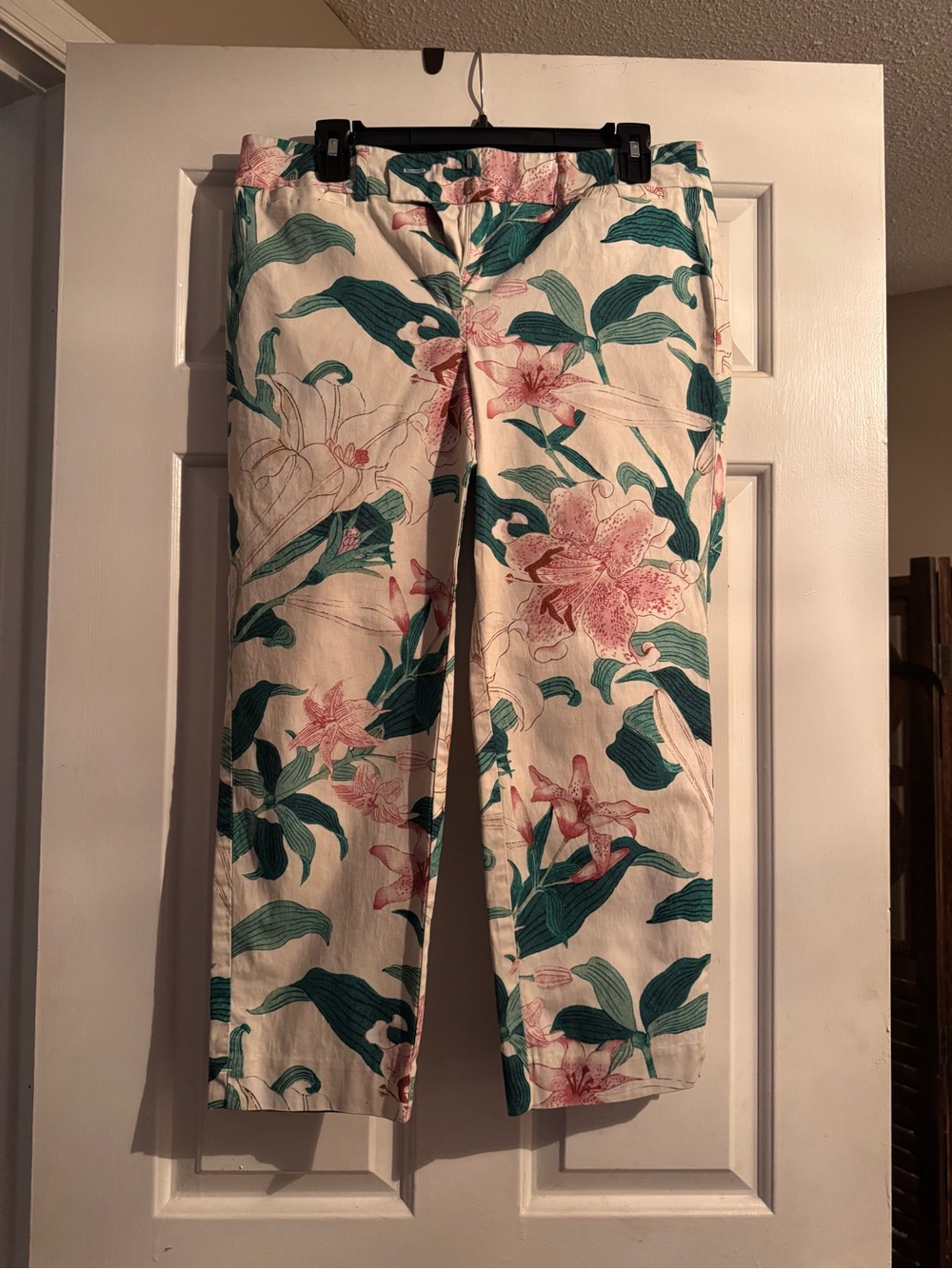 Ann Taylor Factory Petite Floral Cropped Pants in Cream, Teal & Pink